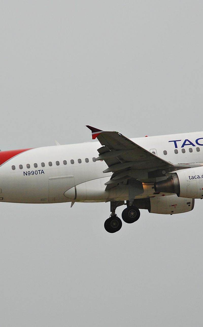 N990TA - Twin-engine aircraft