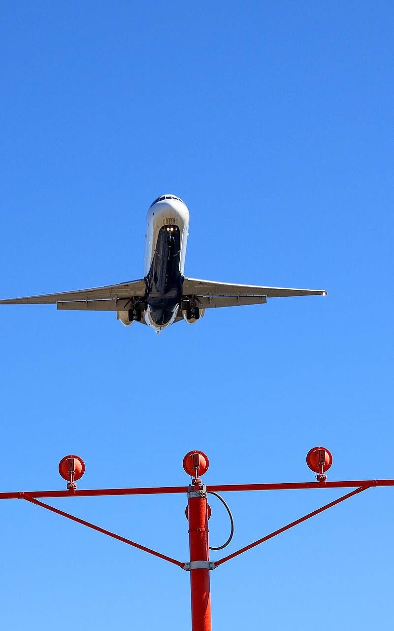 N992AT - Twin-engine aircraft