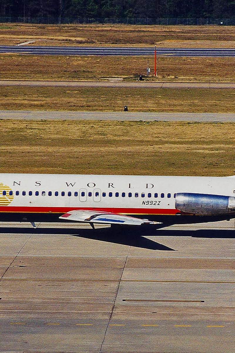 N992Z - Twin-engine aircraft