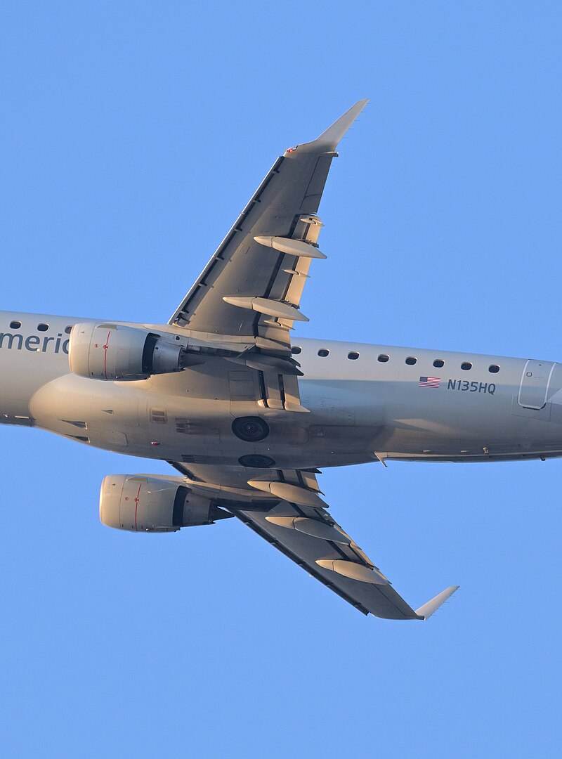 N135HQ - Embraer