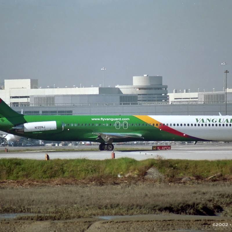 N135NJ - Douglas