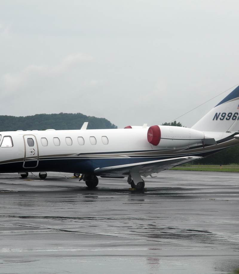 N996PE - Business jet