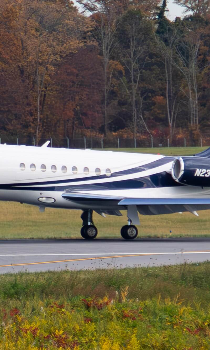 N236LX - Business jet