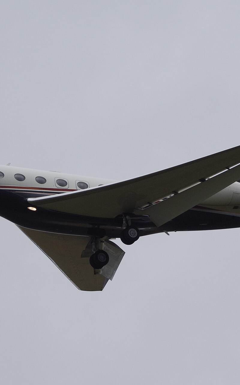N656FX - Business jet