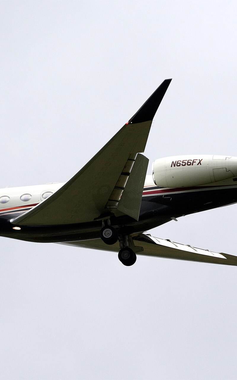 N656FX - Business jet