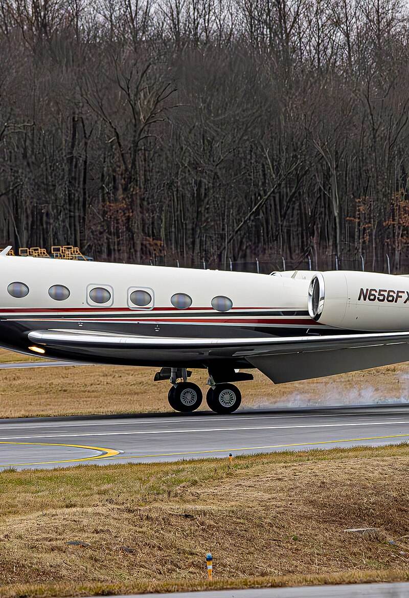 N656FX - Business jet