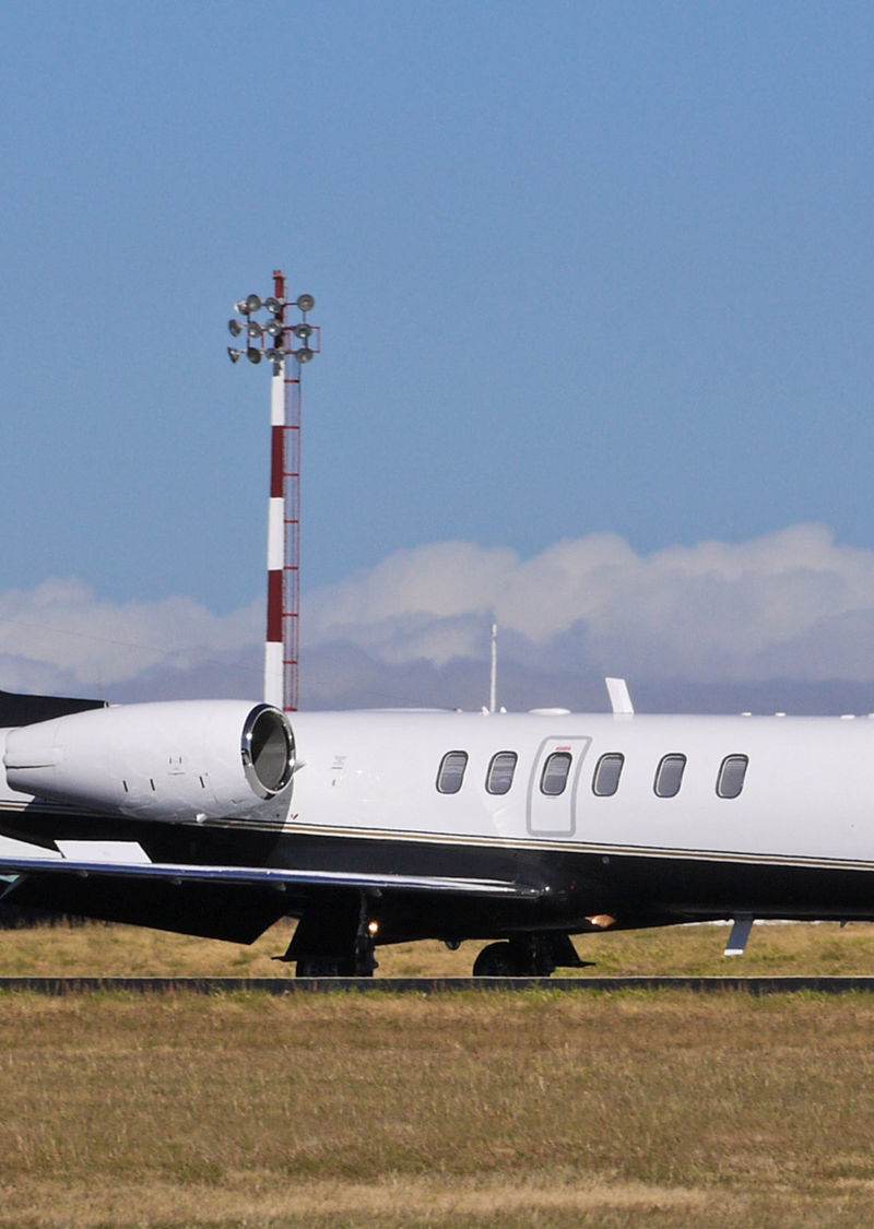N10SE - Business jet