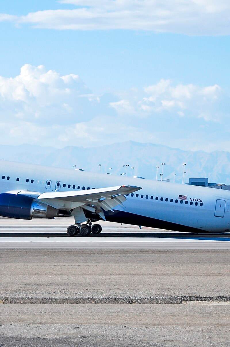 N137DL - Boeing