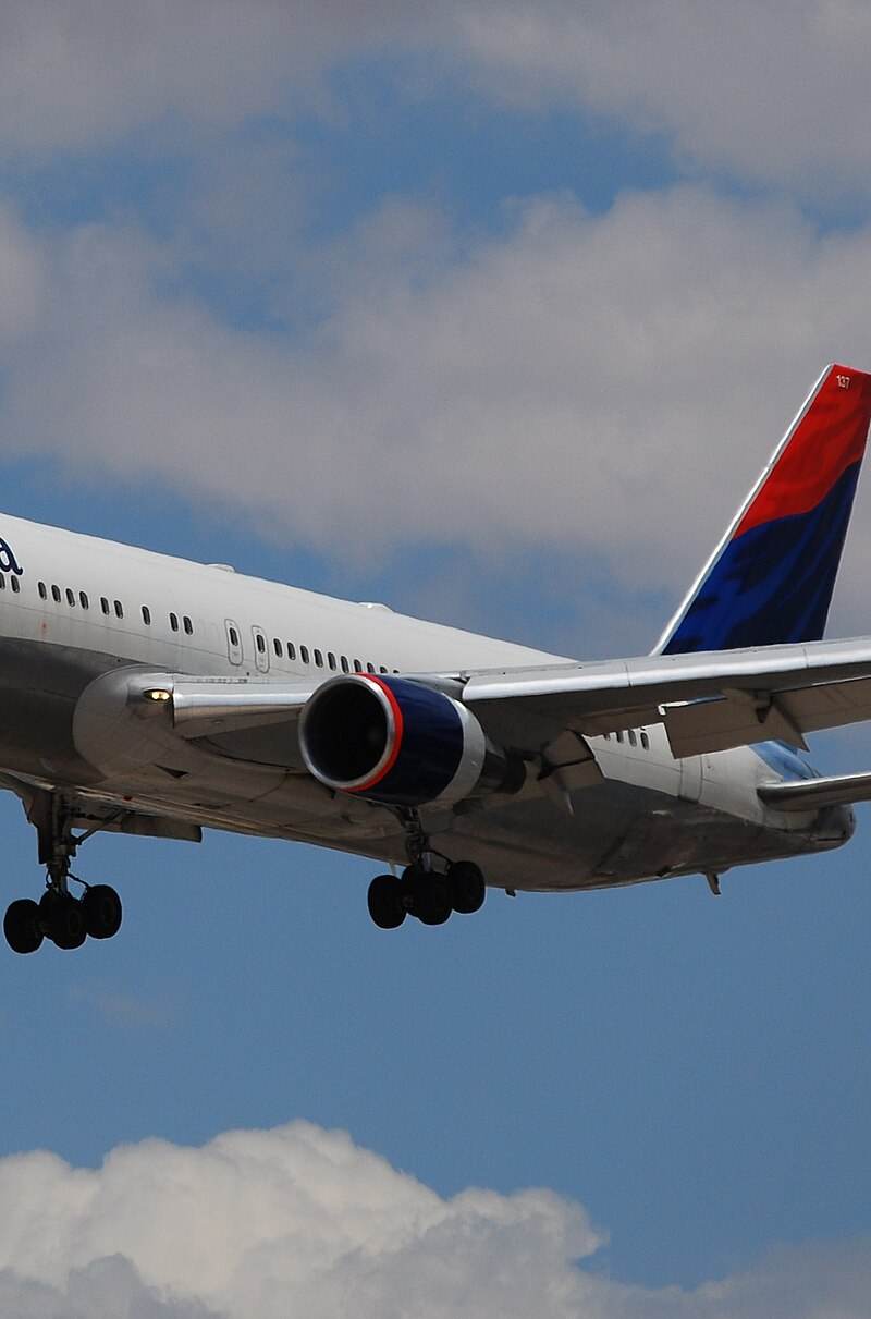N137DL - Boeing