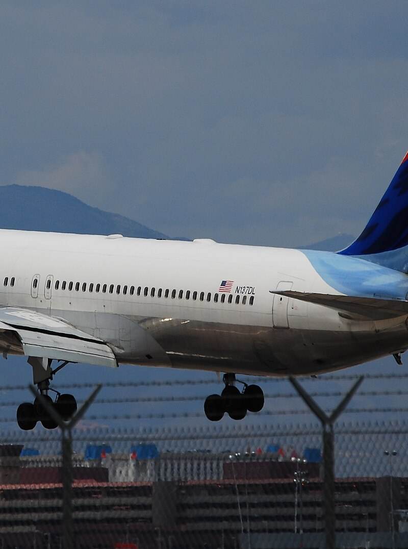 N137DL - Boeing