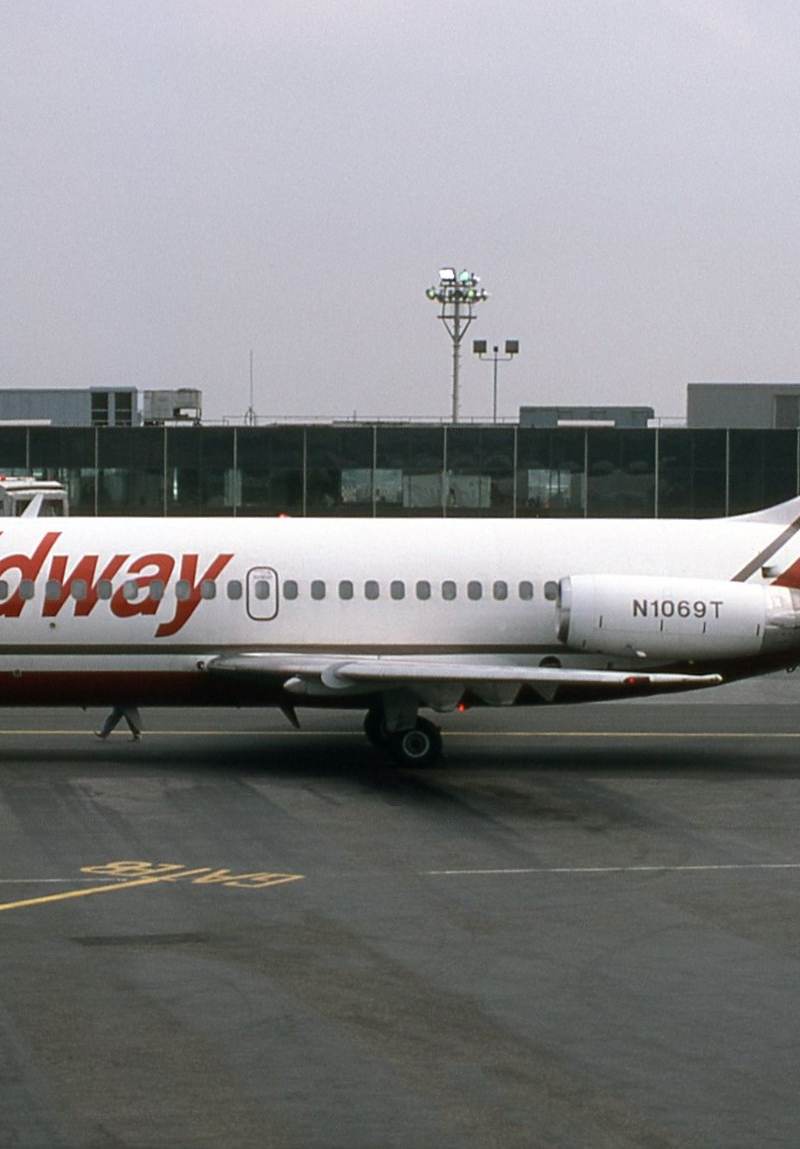 N1069T - Twin-engine aircraft