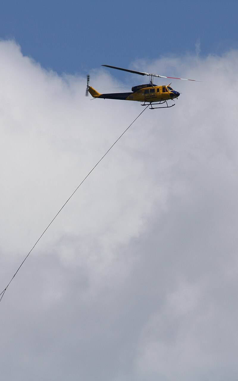 N1073W - Helicopter