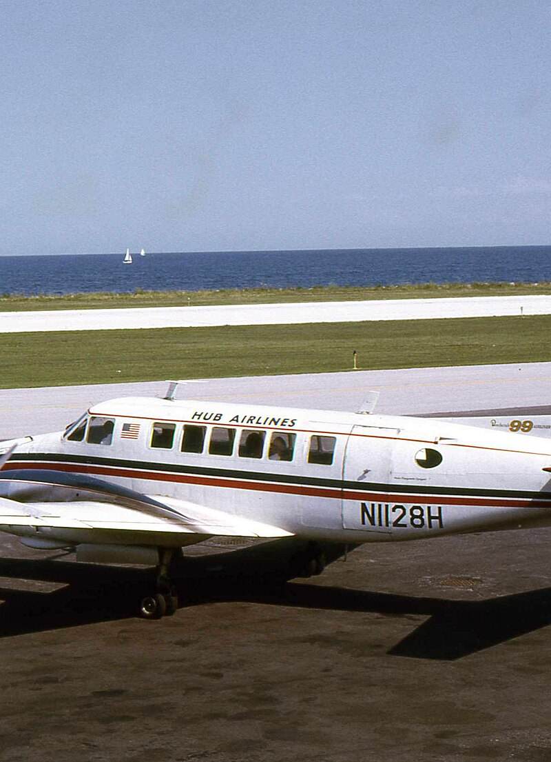 N1128H - Twin-engine aircraft