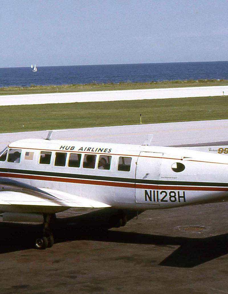 N1128H - Twin-engine aircraft