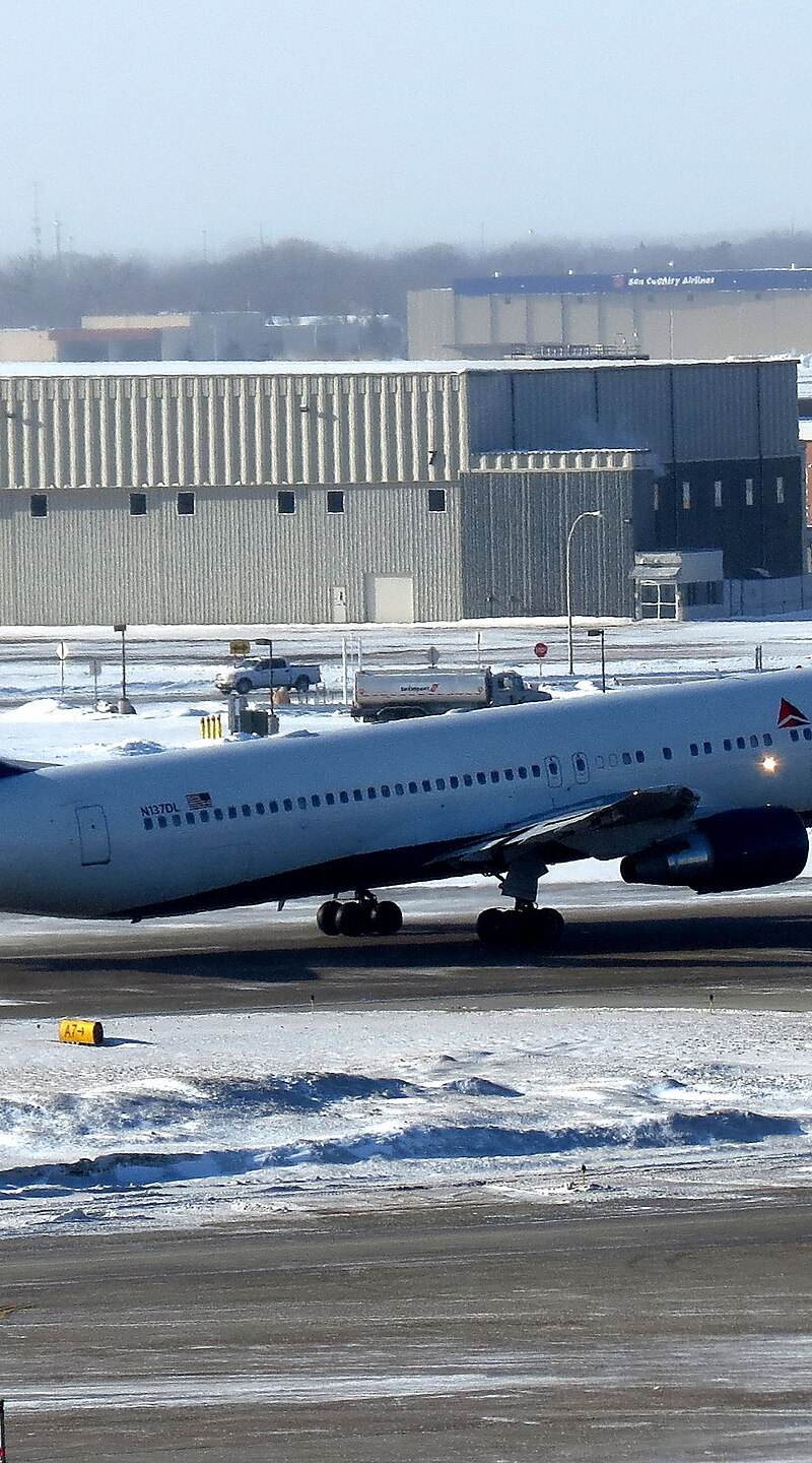 N137DL - Boeing