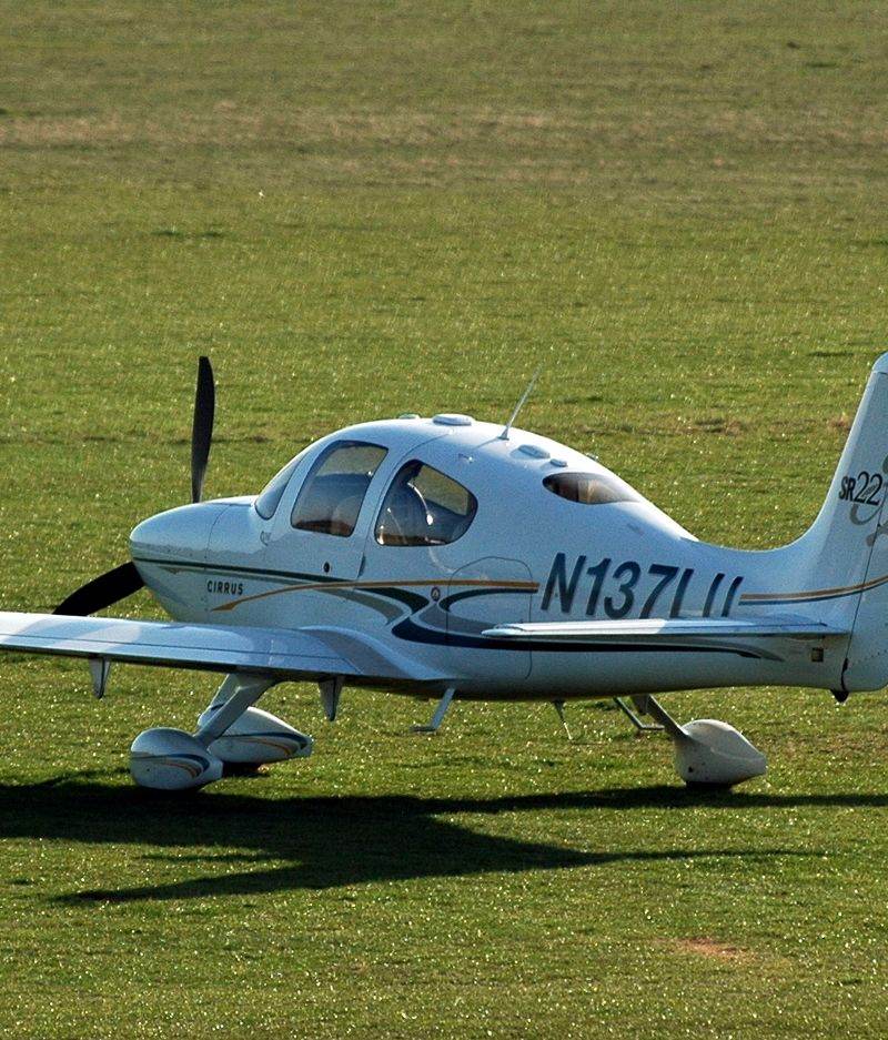 N137LU - Cirrus