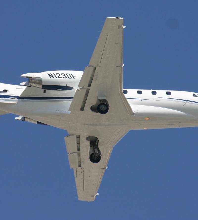 N1230F - Business jet