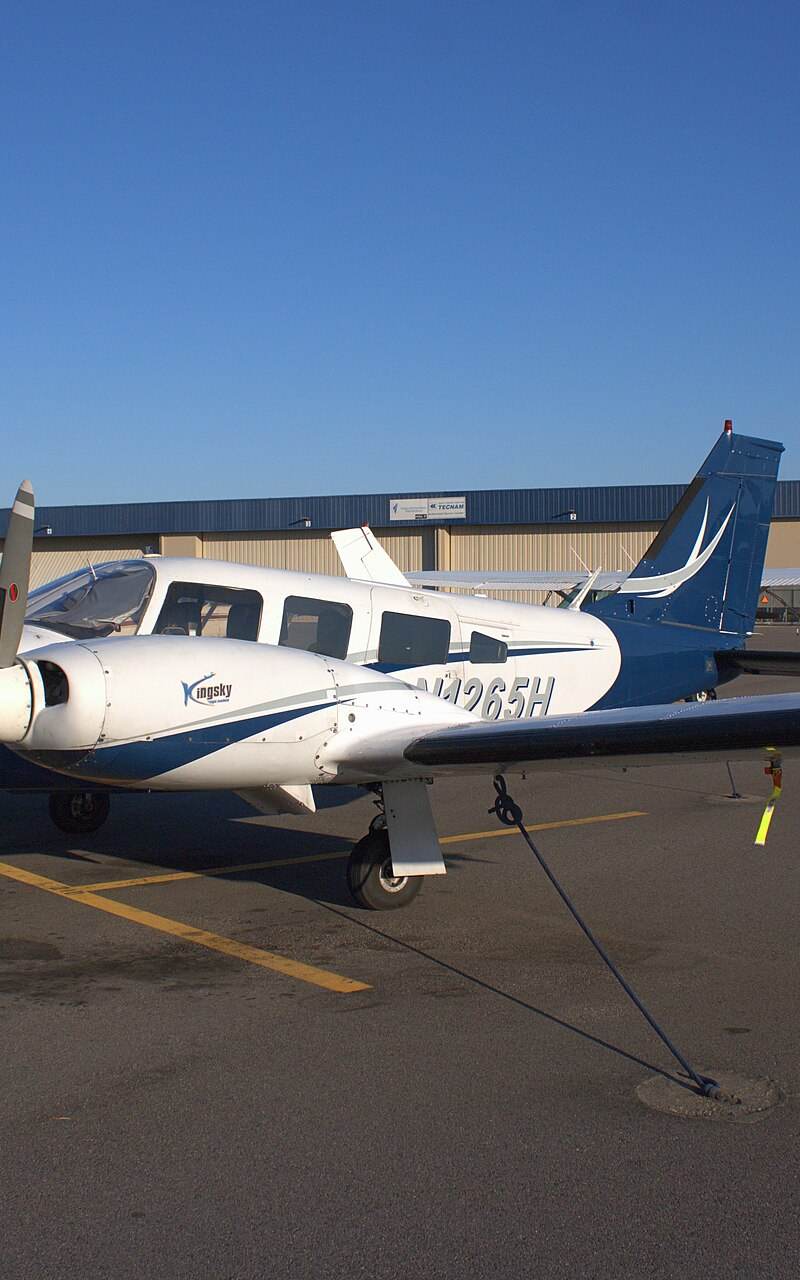 N1265H - Twin-engine aircraft
