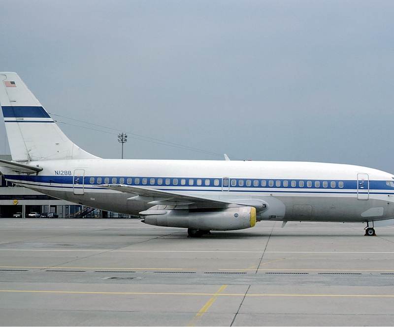 N1288 - Twin-engine aircraft