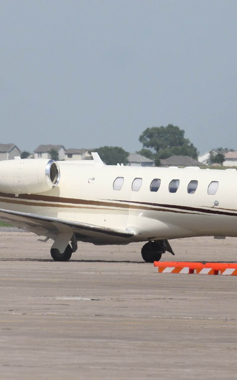 N1414P - Business jet