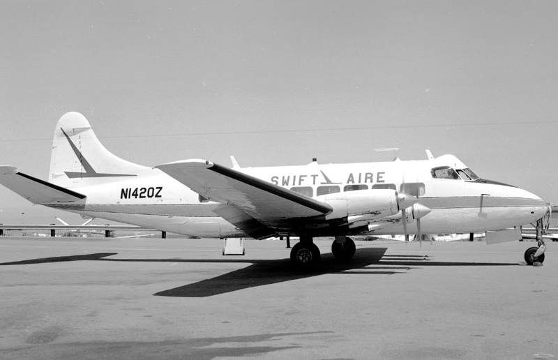 N1420Z - Twin-engine aircraft