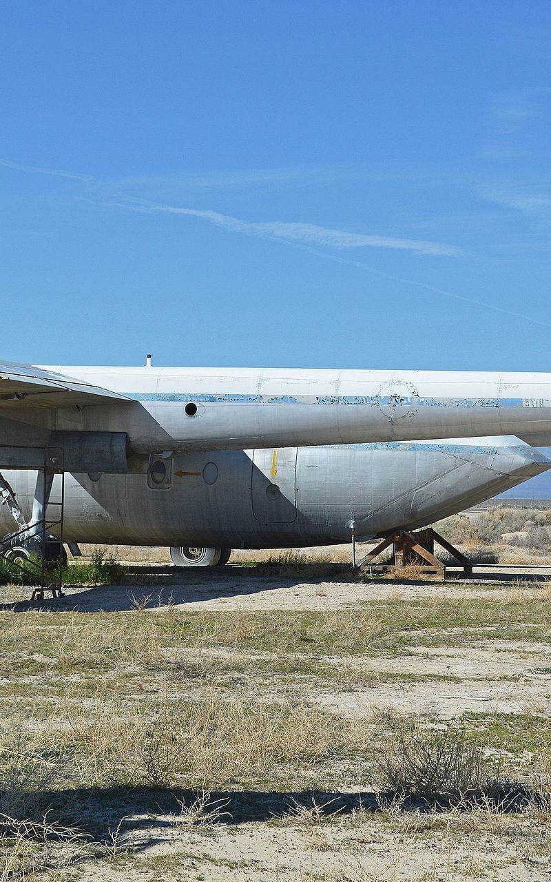 N1430Z - Twin-engine aircraft