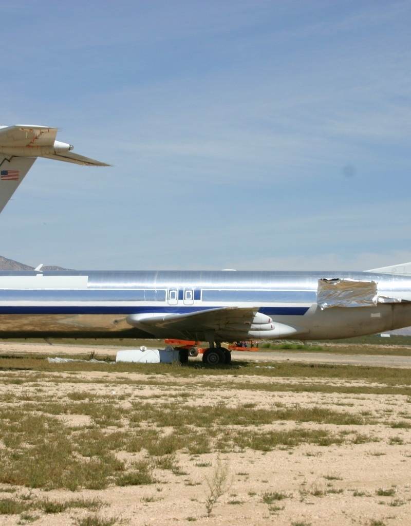 N1437B - Aircraft