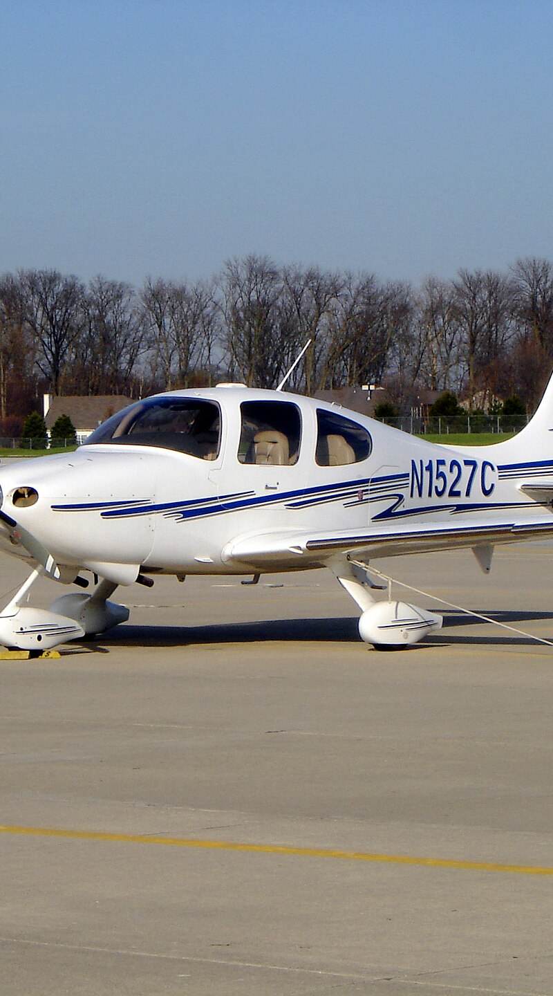 N1527C - Cirrus