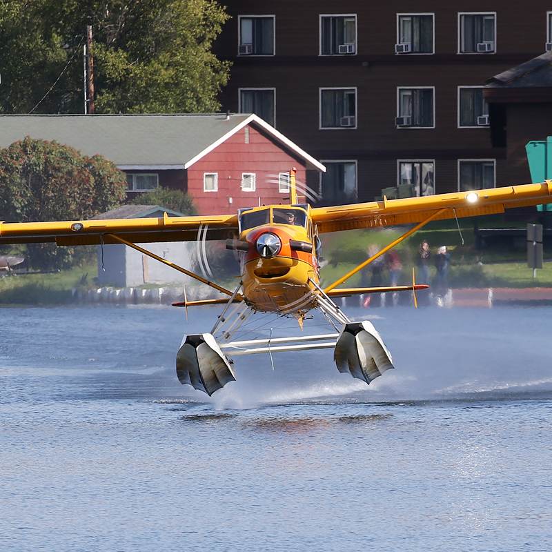 N1543 - Floatplane