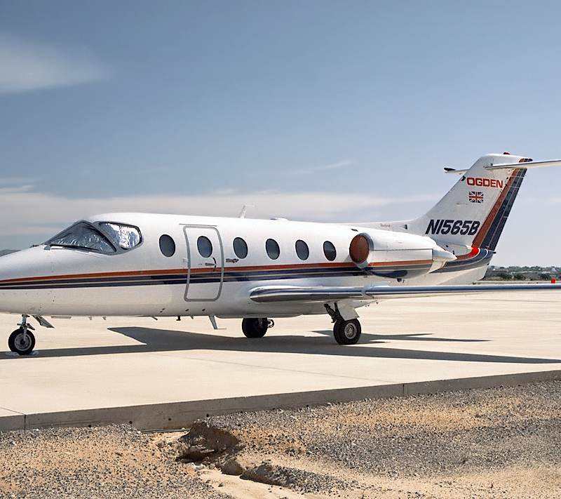 N1565B - Business jet