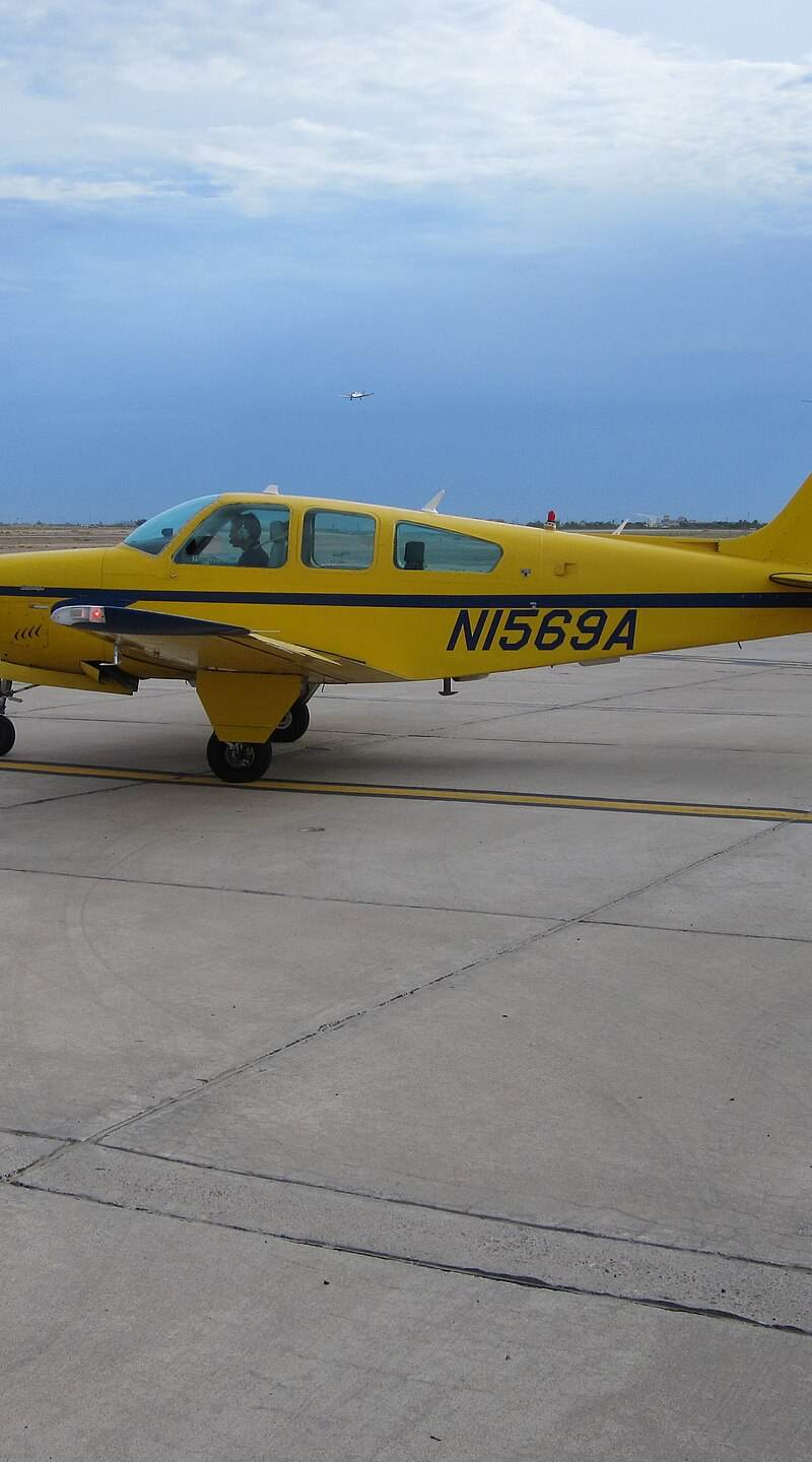 N1569A - Single-engine aircraft