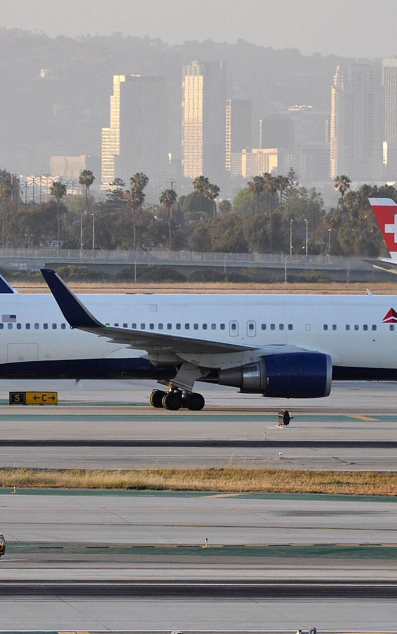 N1607B - Twin-engine aircraft