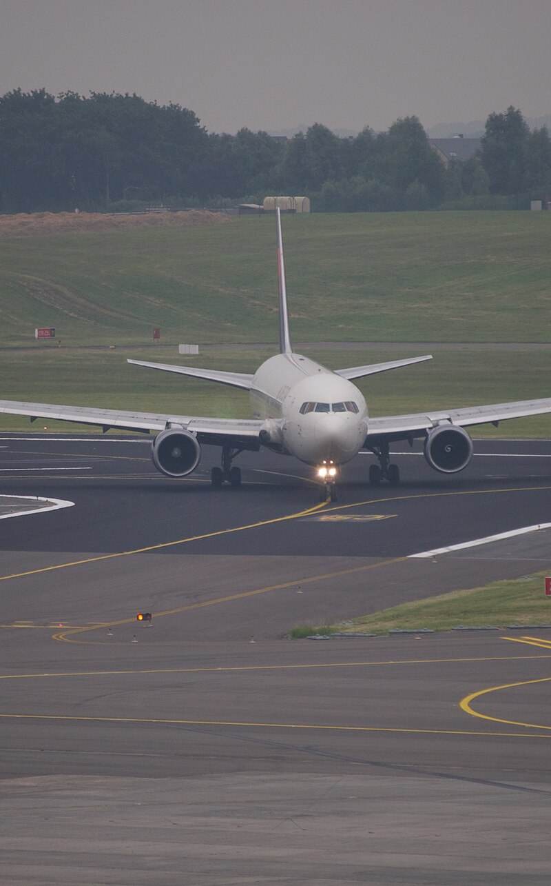 N1611B - Twin-engine aircraft