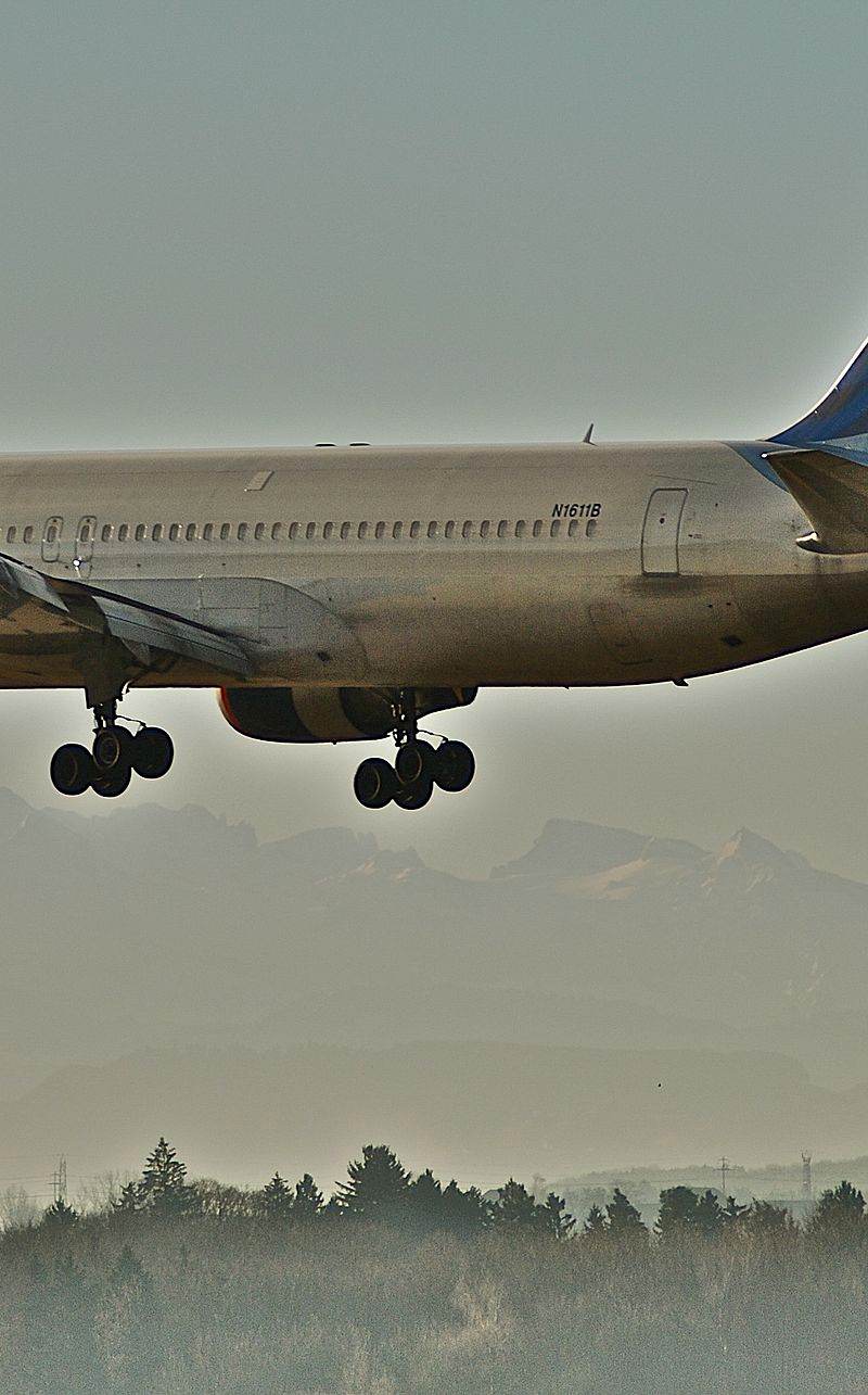 N1611B - Twin-engine aircraft