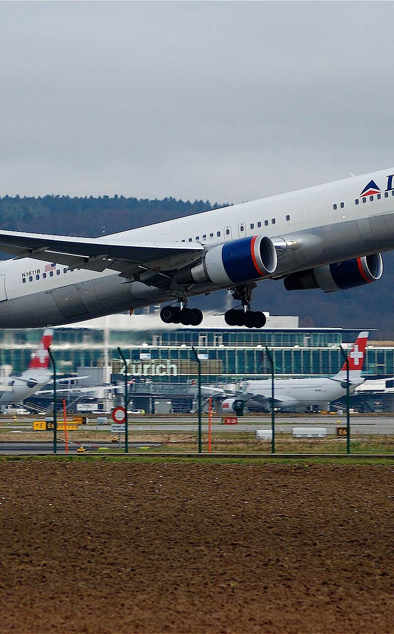 N1611B - Twin-engine aircraft