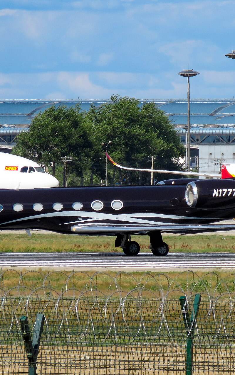 N1777U - Business jet