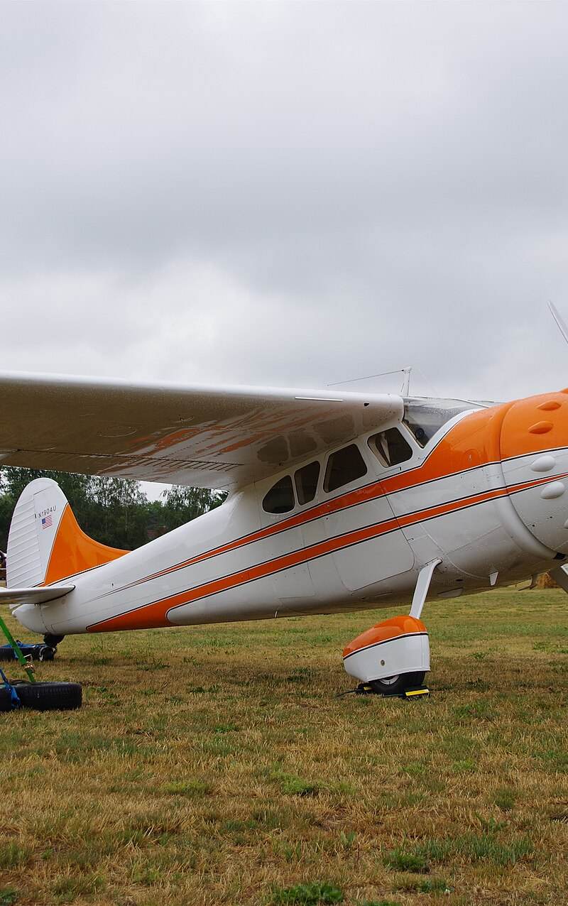 N1904U - Aircraft