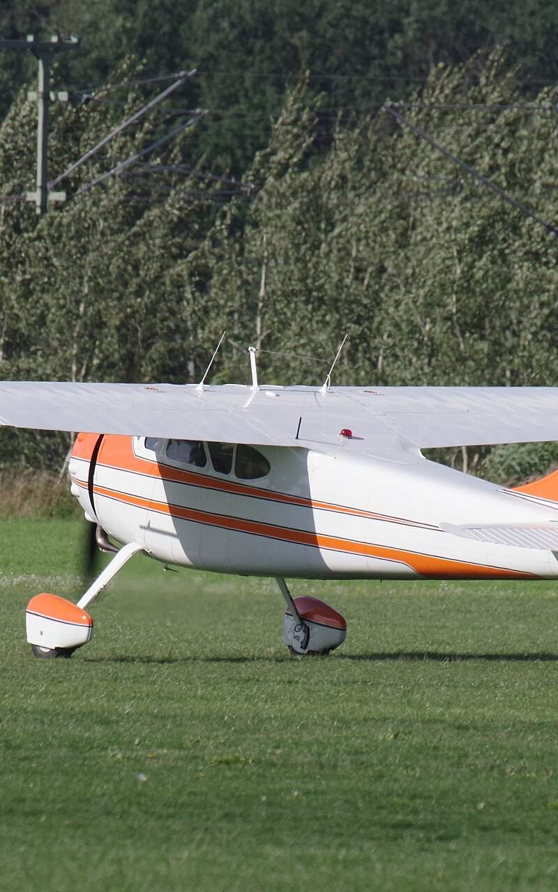 N1904U - Aircraft