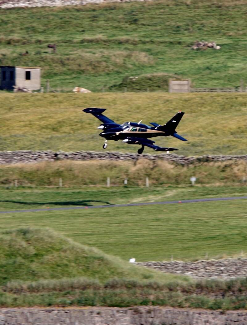 N1909G - Twin-engine aircraft