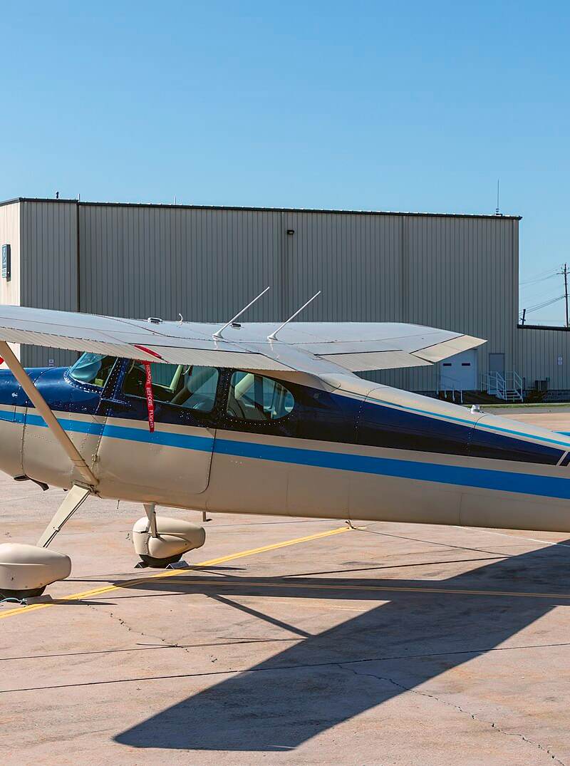 N1910C - Cessna