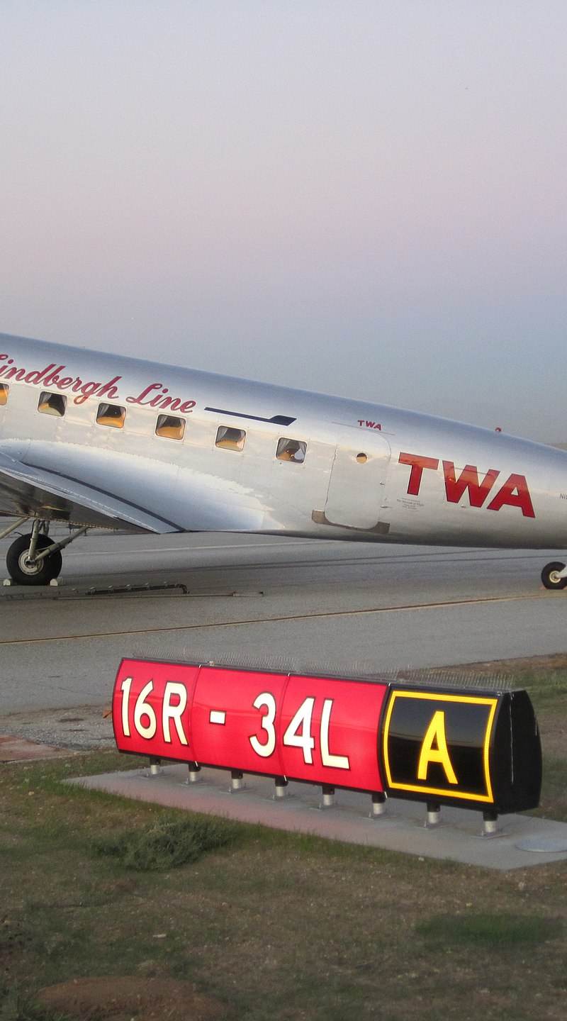  - Twin-engine aircraft