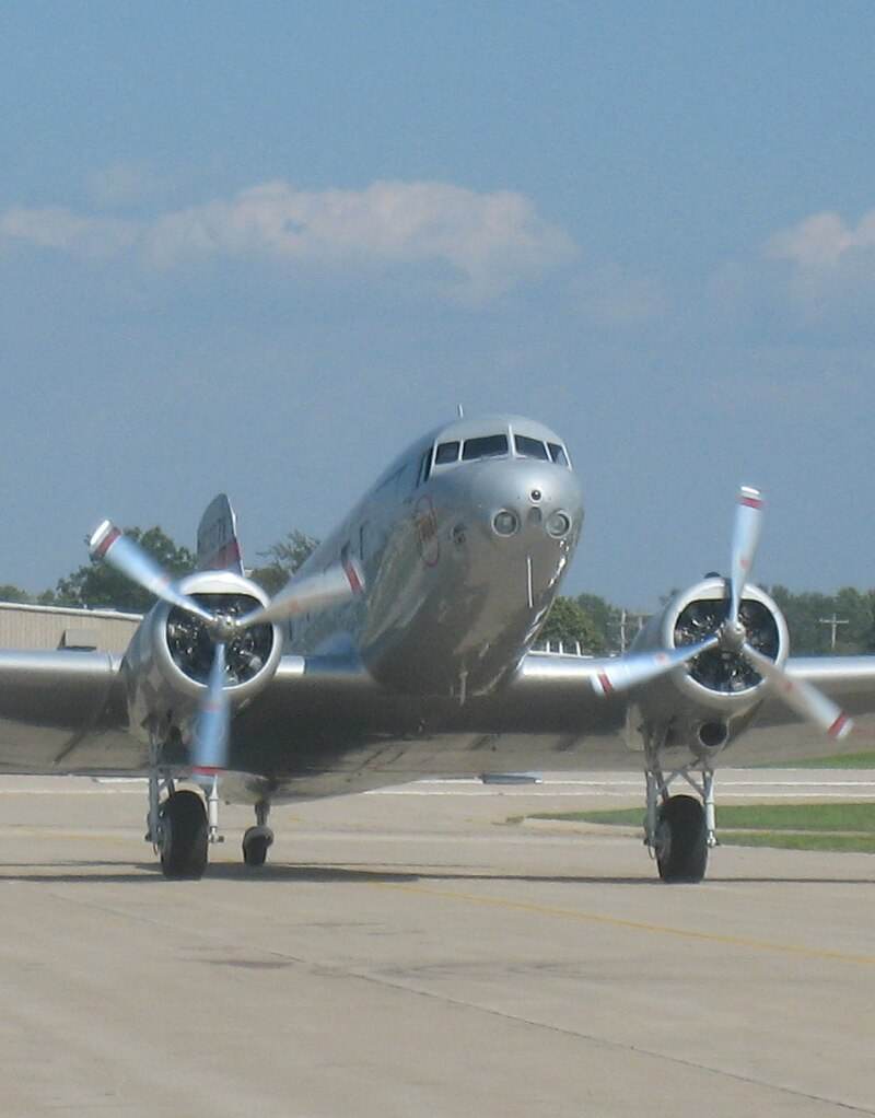  - Twin-engine aircraft