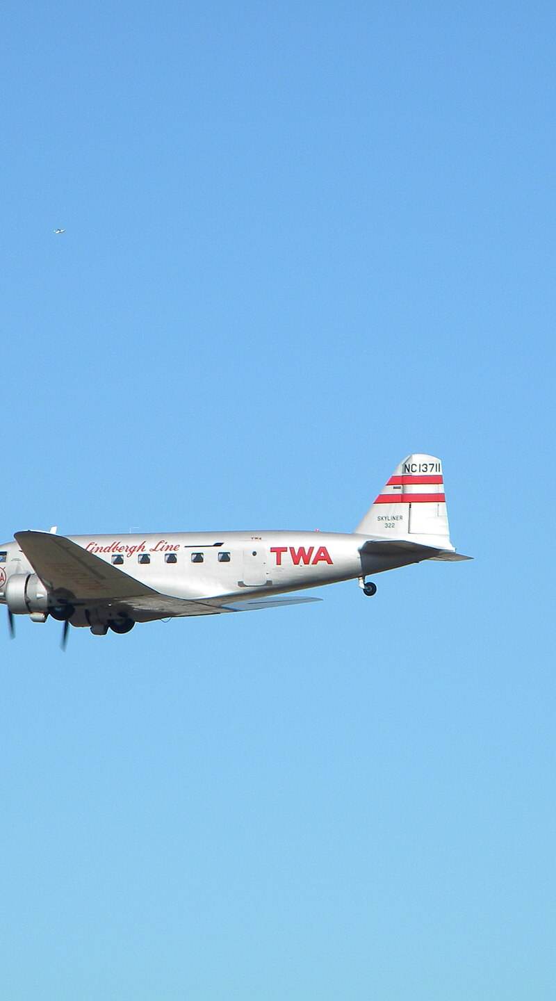  - Twin-engine aircraft