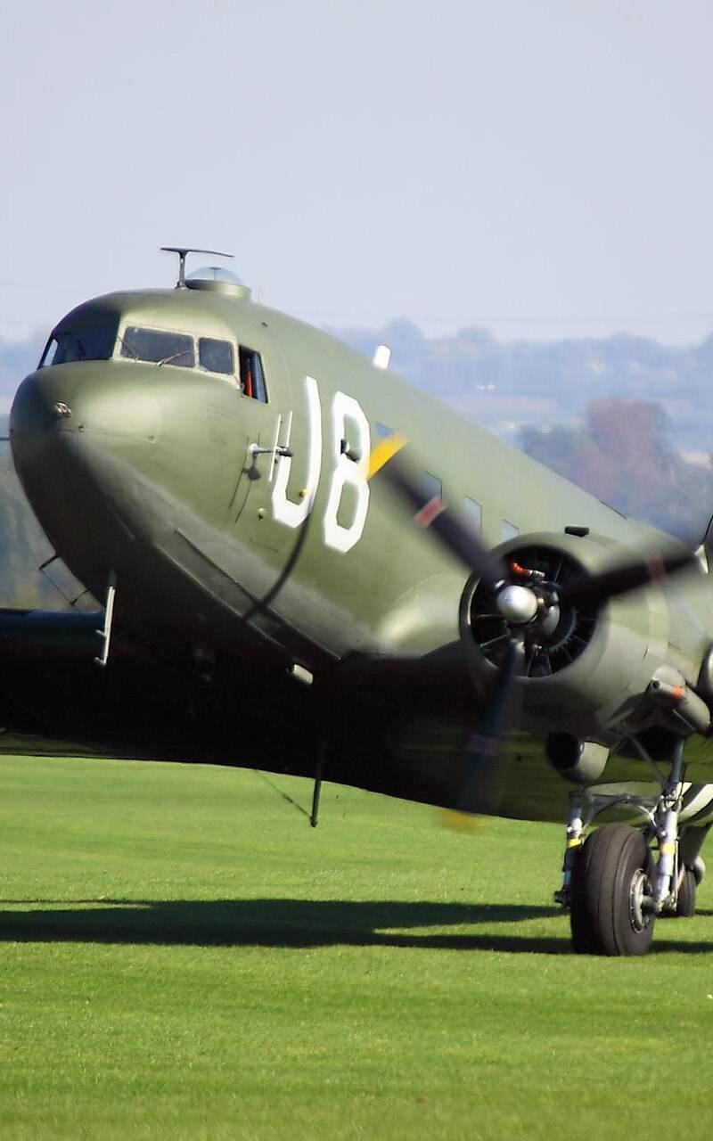  - Twin-engine aircraft