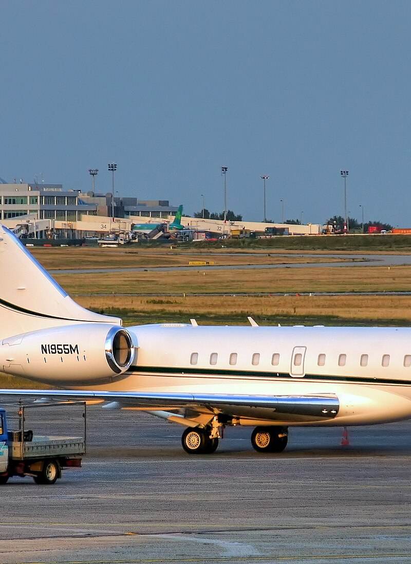 N1955M - Business jet