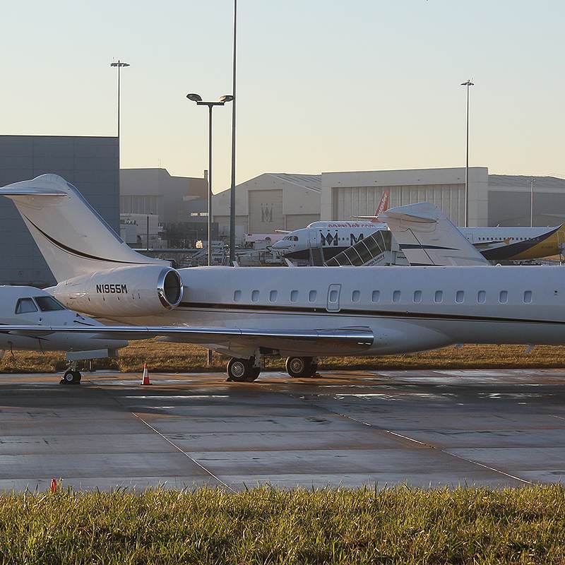 N1955M - Business jet