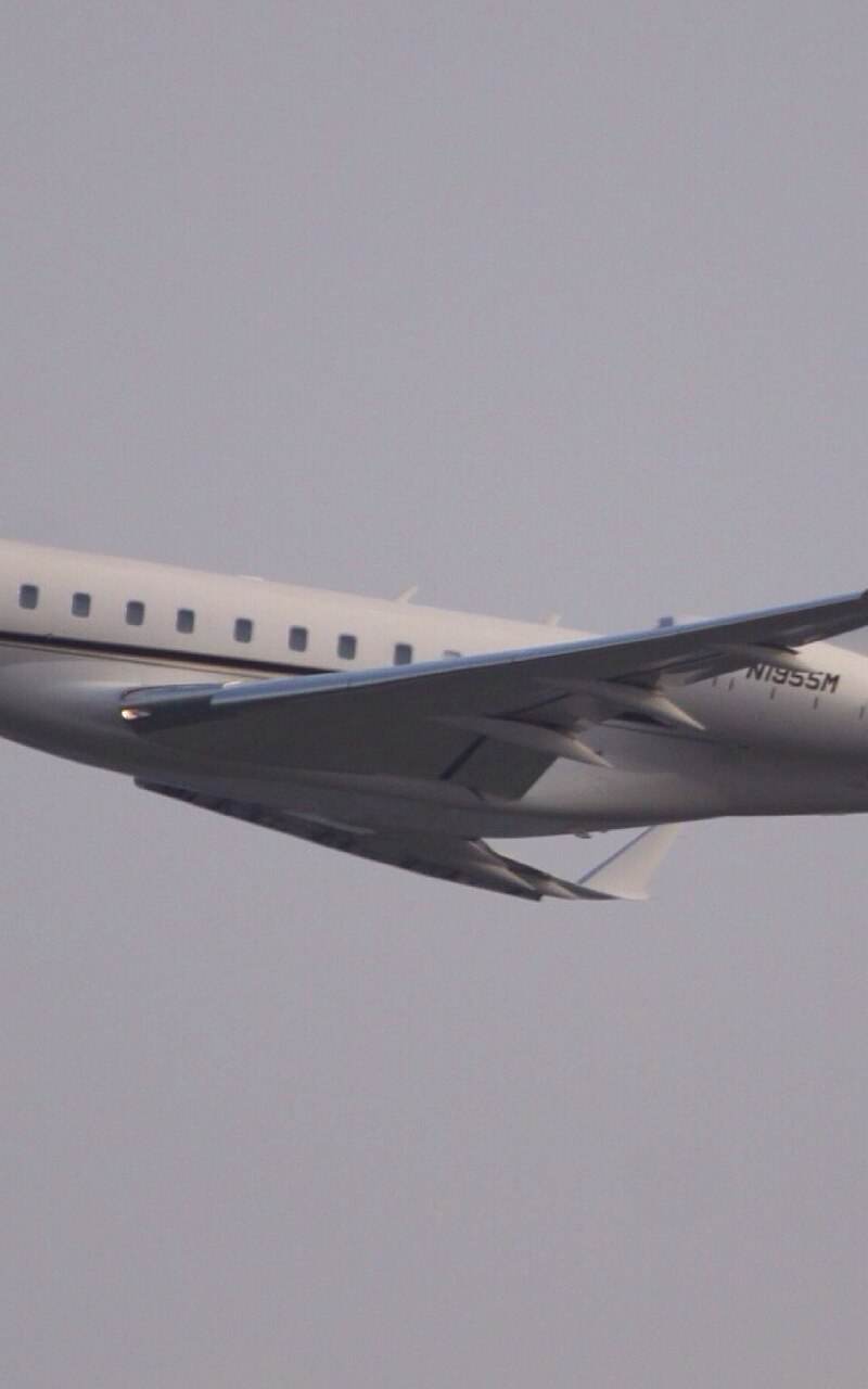 N1955M - Business jet