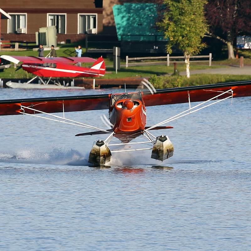 N2002V - Floatplane