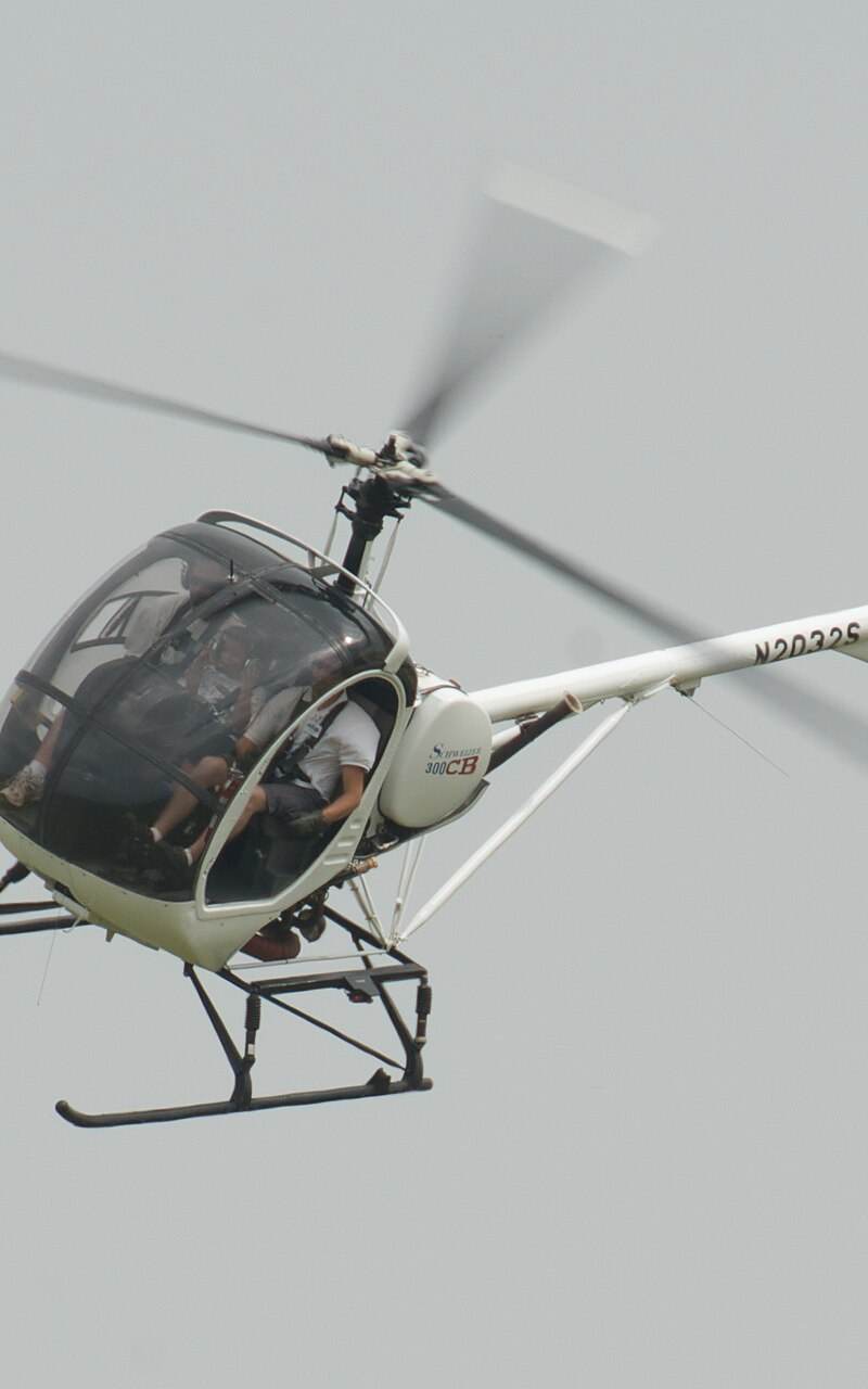 N2032S - Helicopter