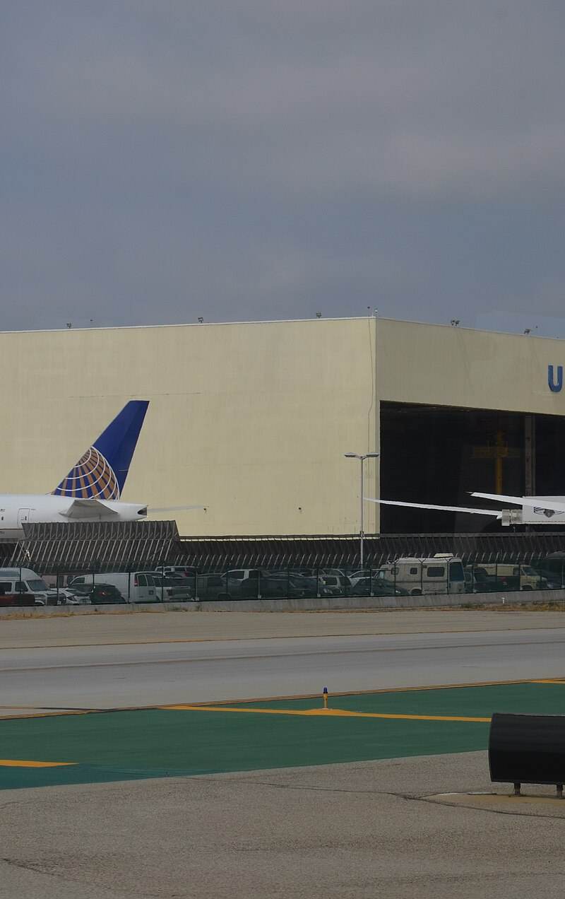 N2135U - Aircraft